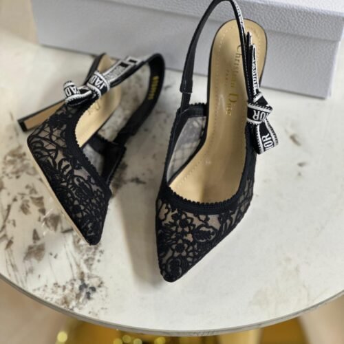 لايس سلاينغ باك بلاك