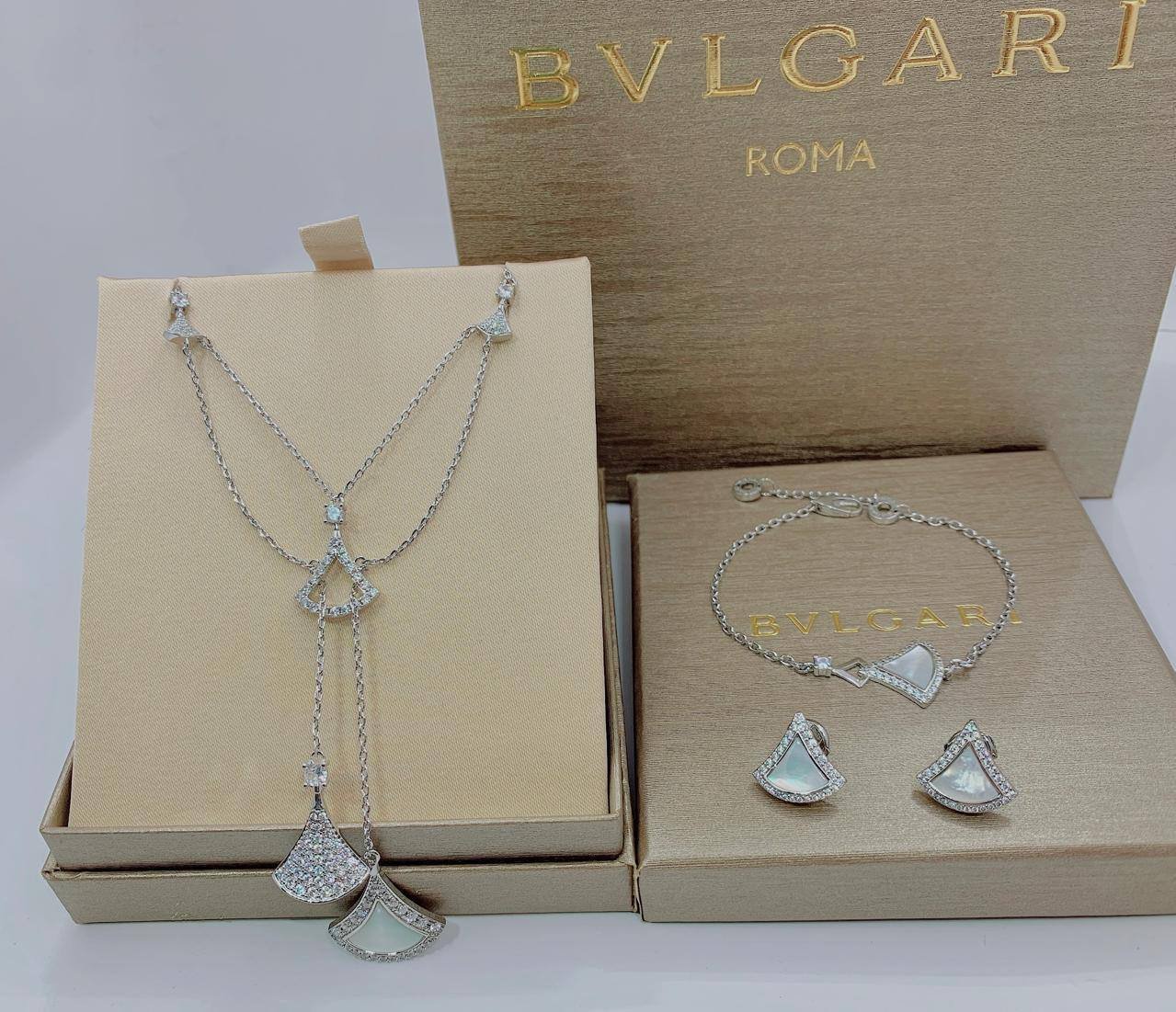 طقم Mother of Pearl - الصورة 3