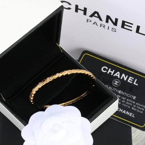 Quilted Diamond Bangle