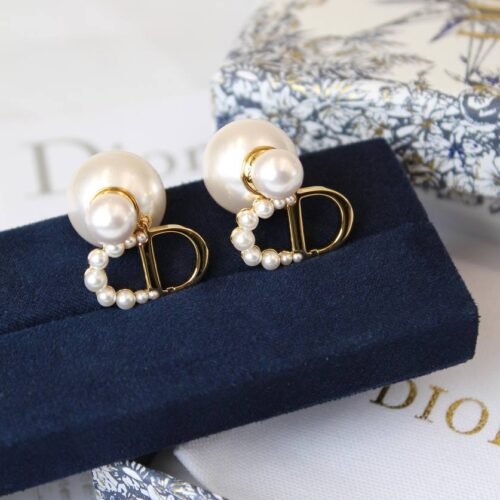 Tribales Pearl Earrings