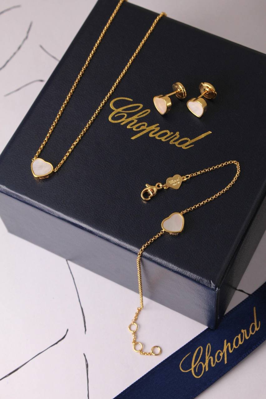 Mother of Pearl - الصورة 4