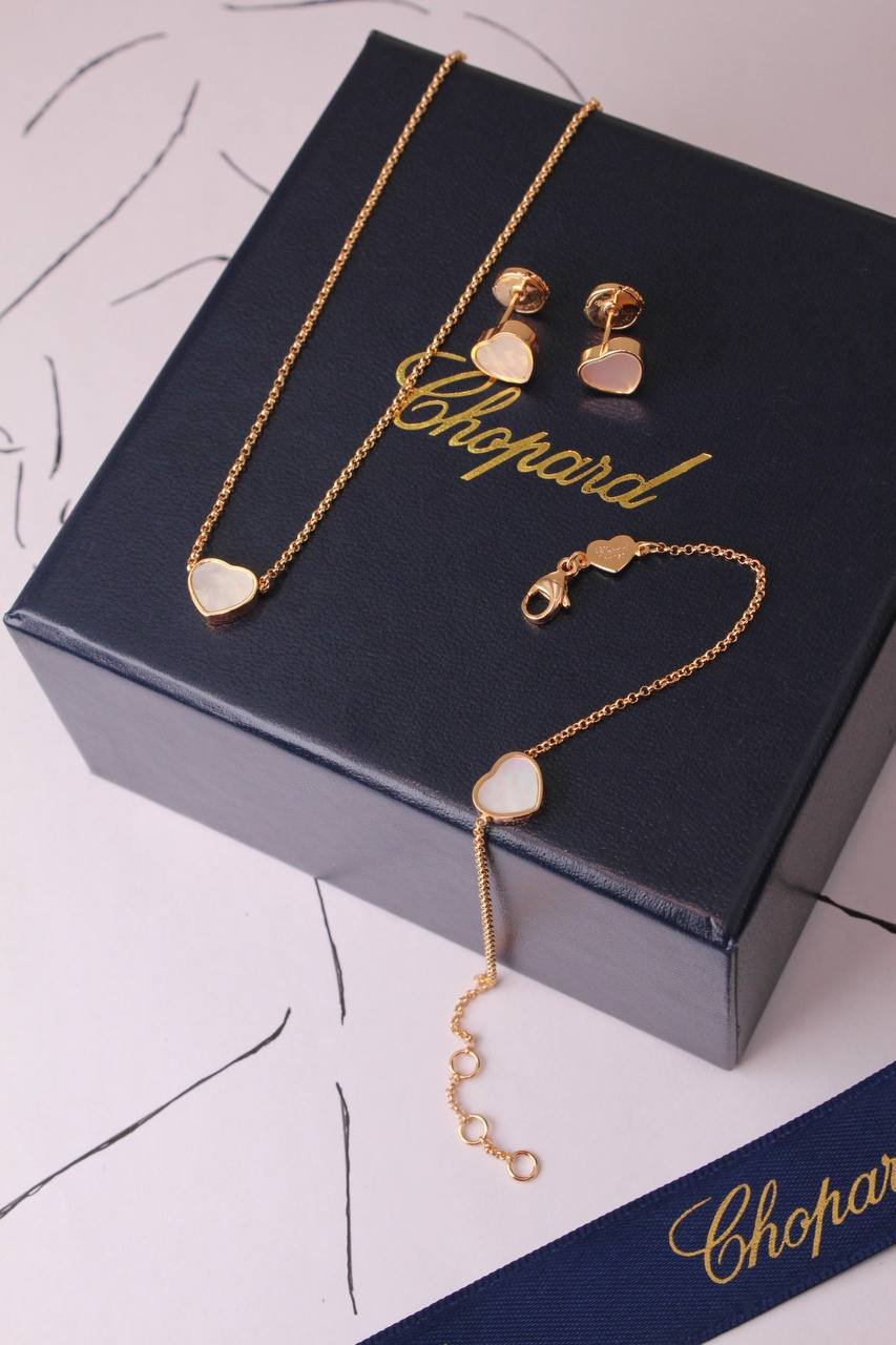 Mother of Pearl - الصورة 5