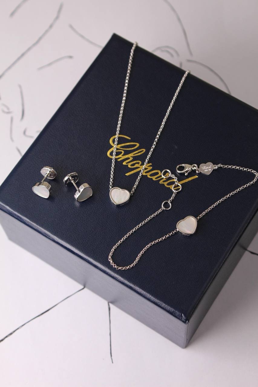 Mother of Pearl - الصورة 6