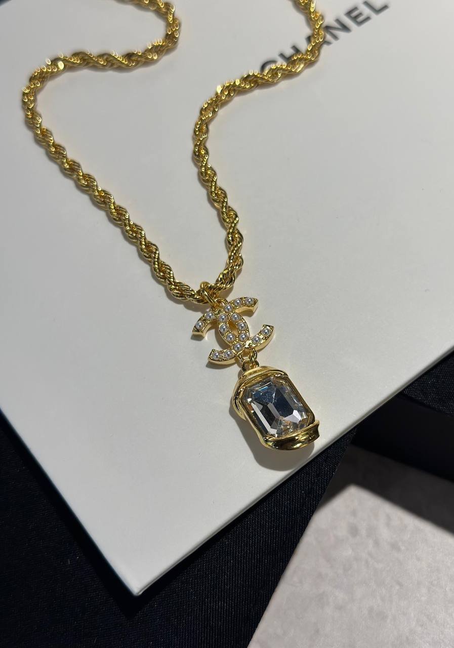 Rectangular Pendant - الصورة 3