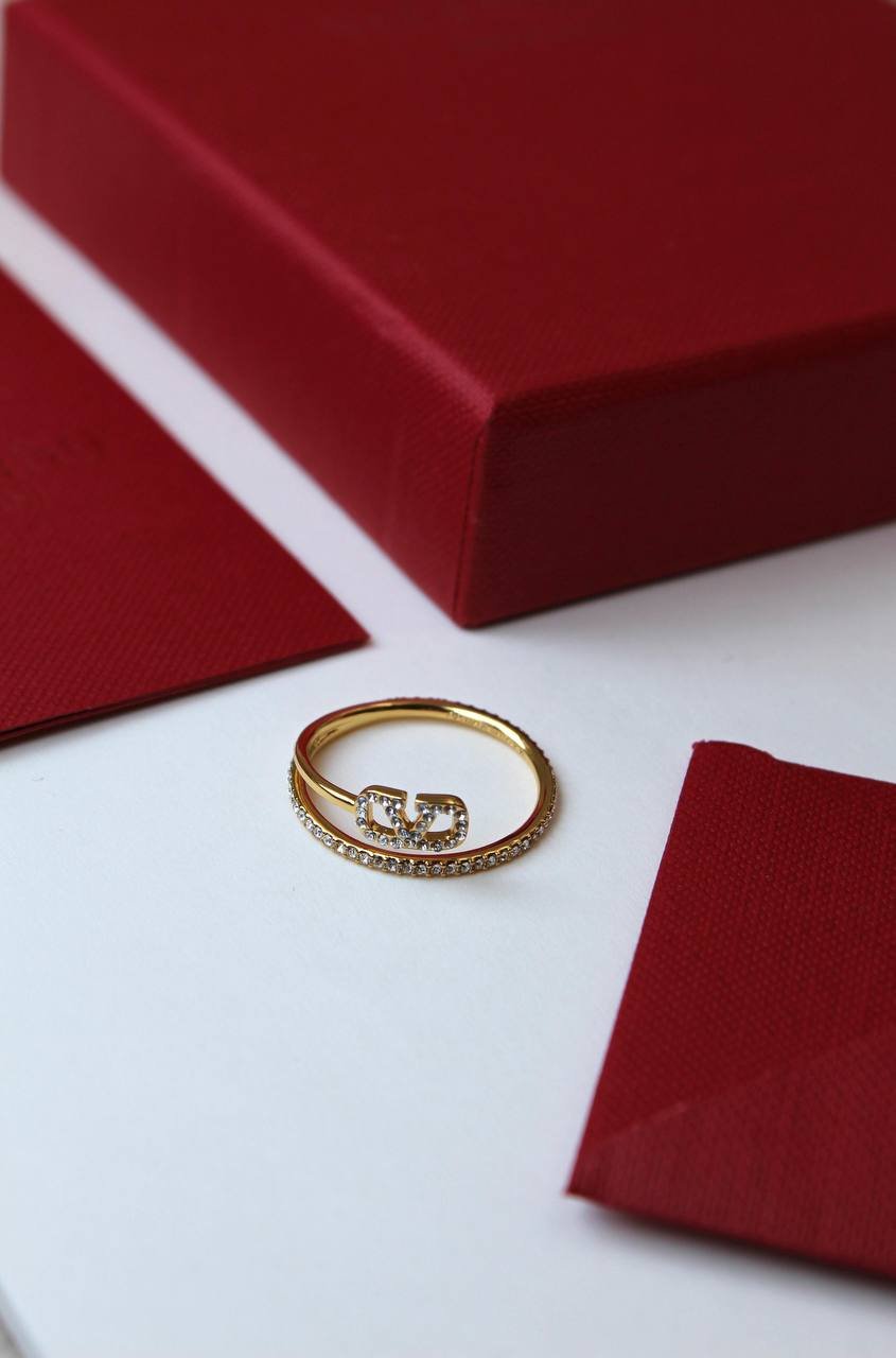 Double V Pavé Ring - الصورة 2